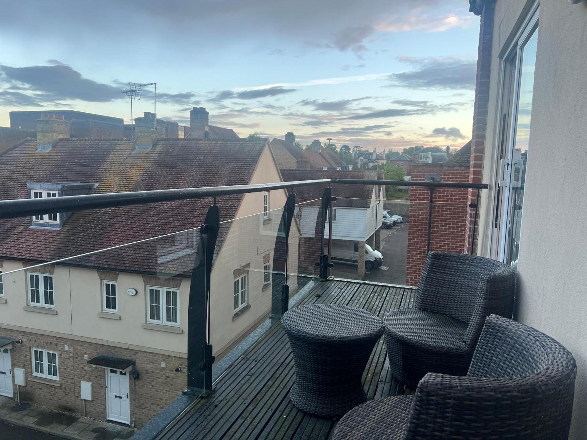 Broadway'S Canterbury City Escape Esterno foto