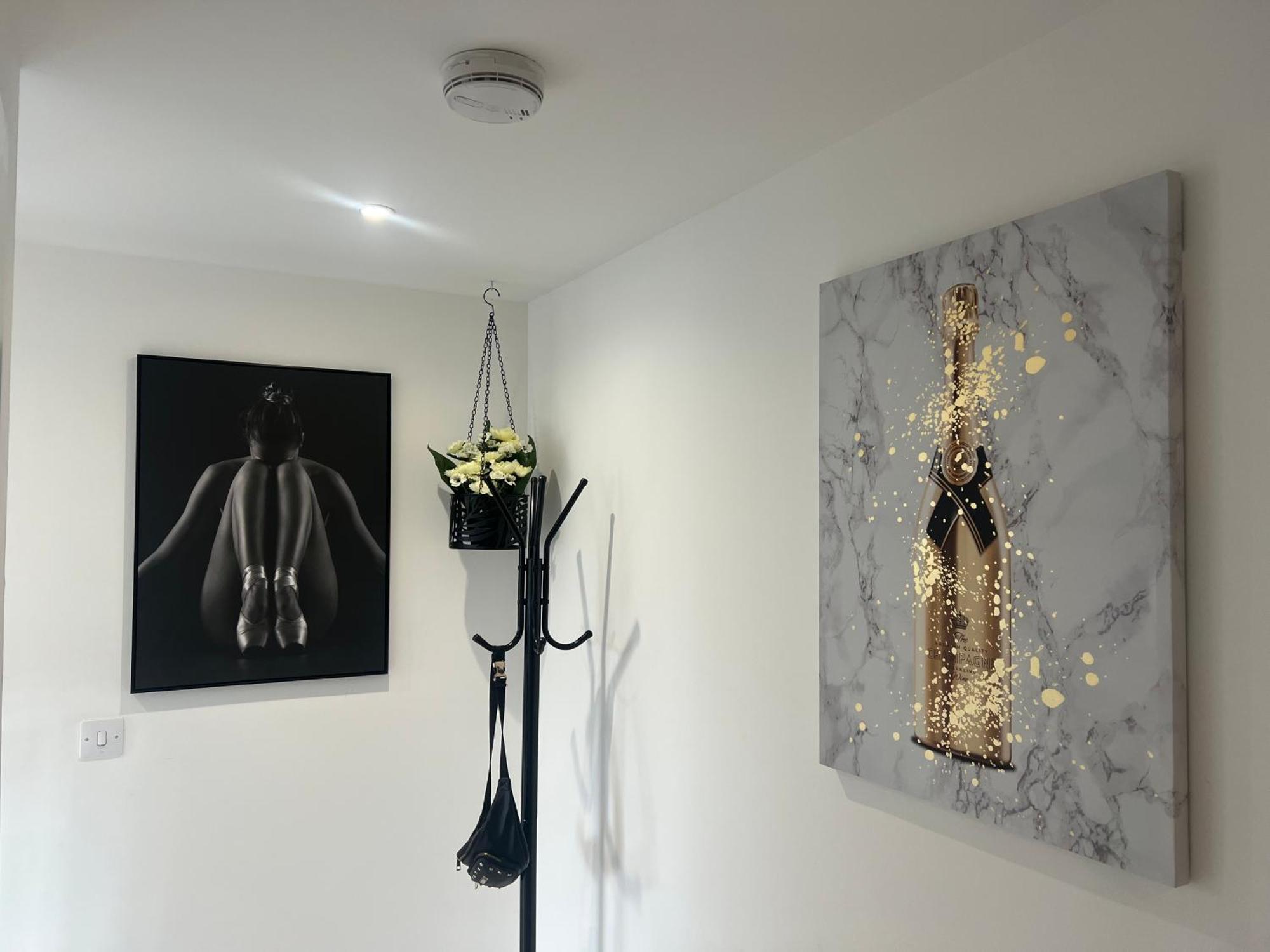Broadway'S Canterbury City Escape Esterno foto